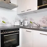 Livingstar With Privat Sauna 4 Pers Wifi Near Lift דירה *